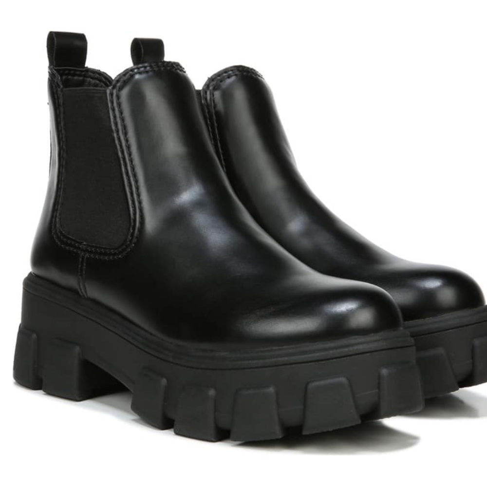 Circus by Sam Edelman Women’s Darielle Lug Sole Chelsea Boots